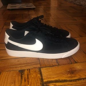Nike Blazer Low in Black Suede. Size 9 Women’s